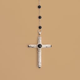 Gold pendant necklace